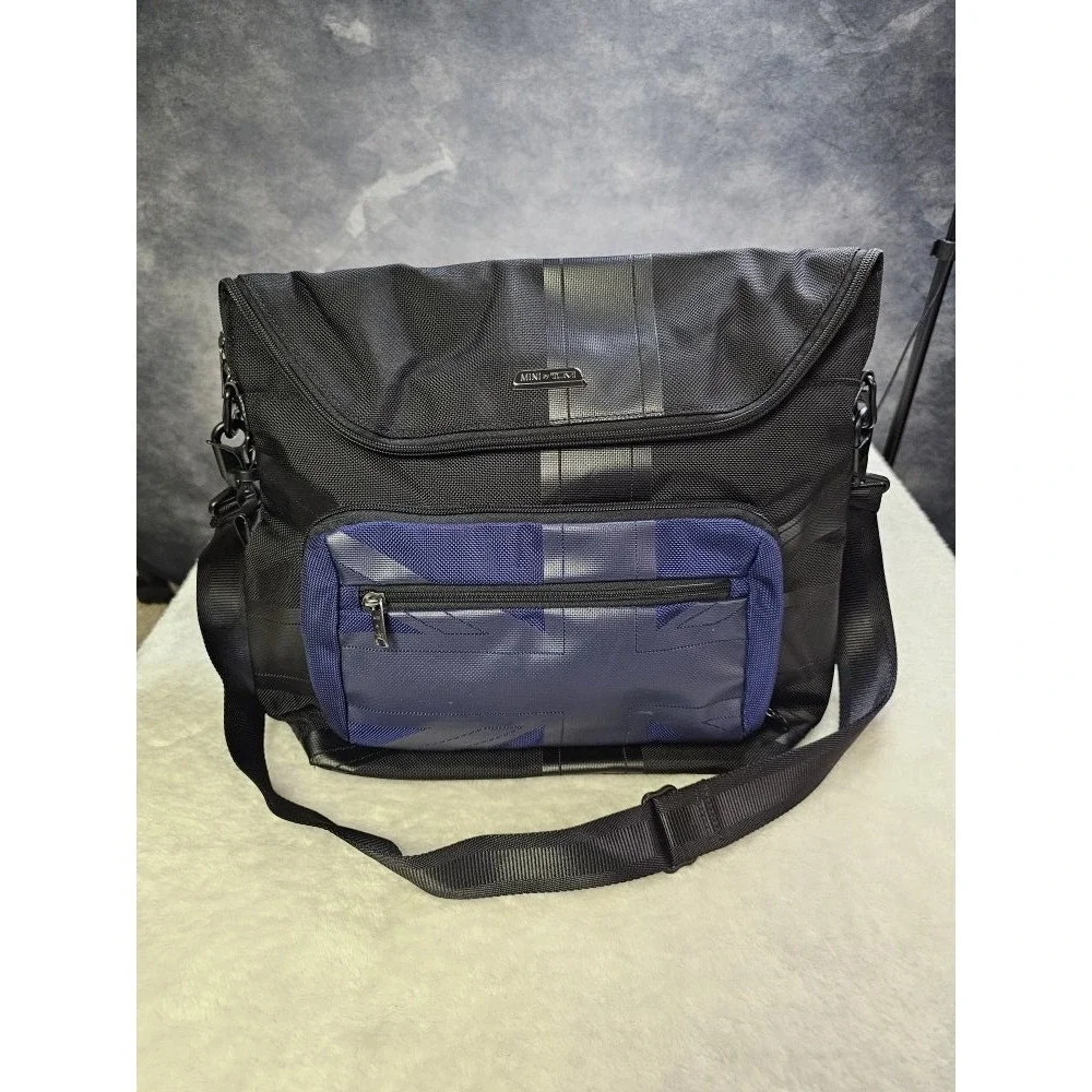 cooper backpack tumi Cooper Backpack Webster Backpack Westville Backpack Lakeview Backpack Clifford Backpack Nellis Backpack Bates Backpack Davis Backpack Roll Lock Backpack London Larso Backpack Dori Backpack Hagen Black Backpack  De two zipper pockets Nylon with leather trim Imported This bag includes Tumi Tracer Tumi x Mini Cooper Weekender